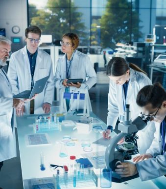 Modern,Medicine,Research,Laboratory:,Diverse,Team,Of,Smart,Young,Scientists